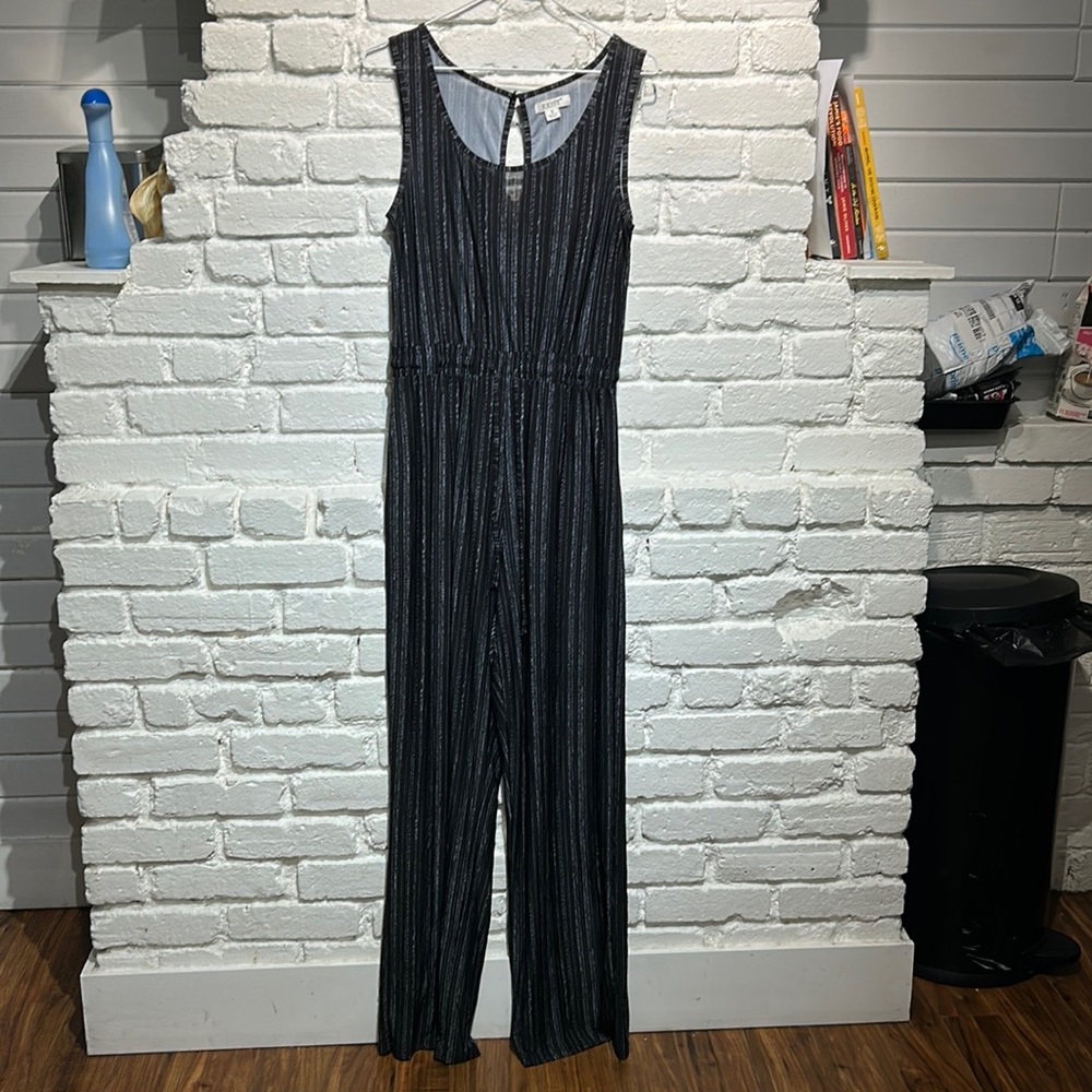 ⚠️🎁3 for $35🎁⚠️Exist -Romper size small black and white striped